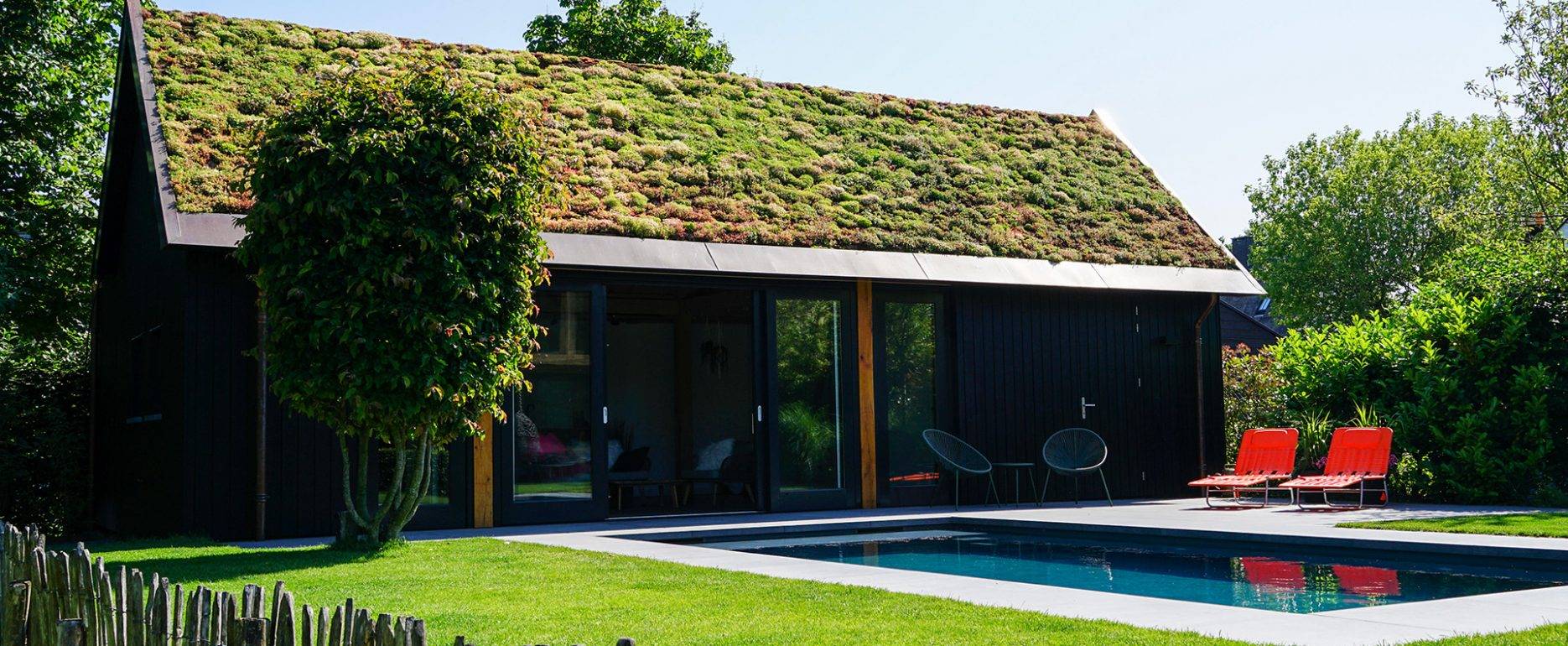 Verouden Bouwbedrijf - Poolhouse